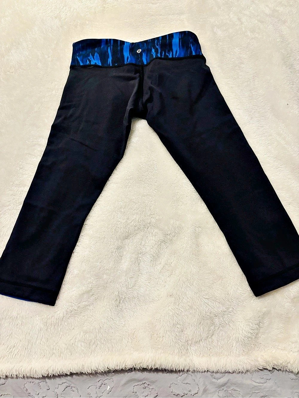 lululemon Water Bound Crop Leggings Black & Blue